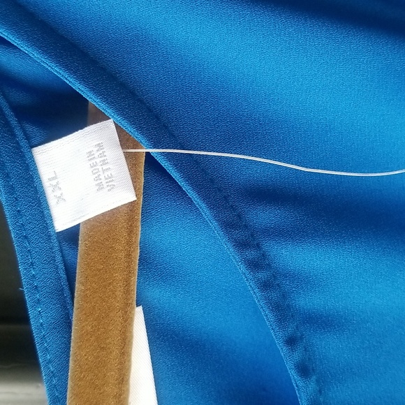 NWT New York And Company Blue Women's blouse - Picture 3 of 9